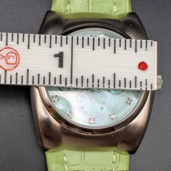 Joan Rivers Classics Watch Green Face Textured Green Leather New Battery Working - Picture 14 of 14